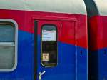 Zuglaufschild am Wagen 8 des Sonderzuges von Waren (Müritz) nach Kufstein, 25.04.2010.